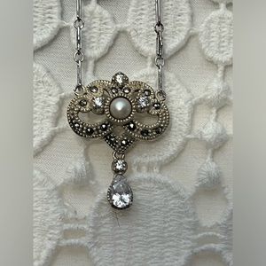 Elegant Unusual Dainty Piece With a Royal Flare !👸